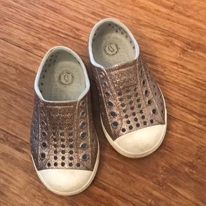 Native shoes toddler size 6